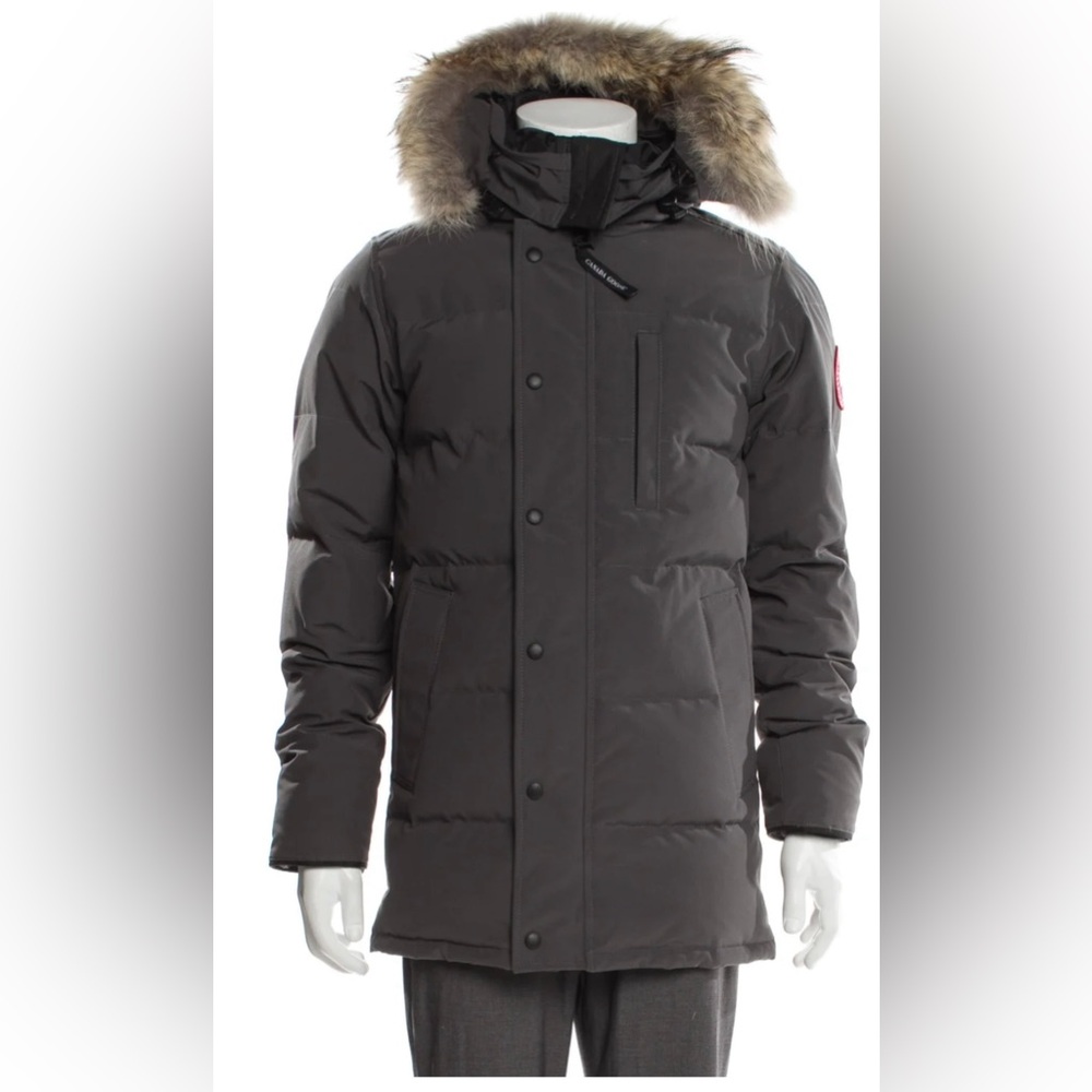 Men’s Canada Goose size XL Carson Fusion Parka color Grey size 2XL hood fur trim